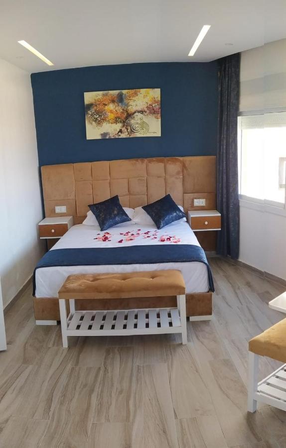 Hostal Mh Borj Martil Exteriör bild